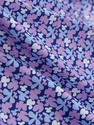 Polos elásticos ligeros con estampado juvenil