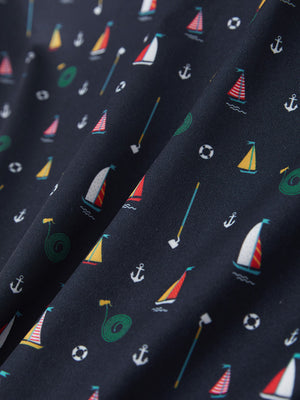 Polos elásticos ligeros con estampado juvenil